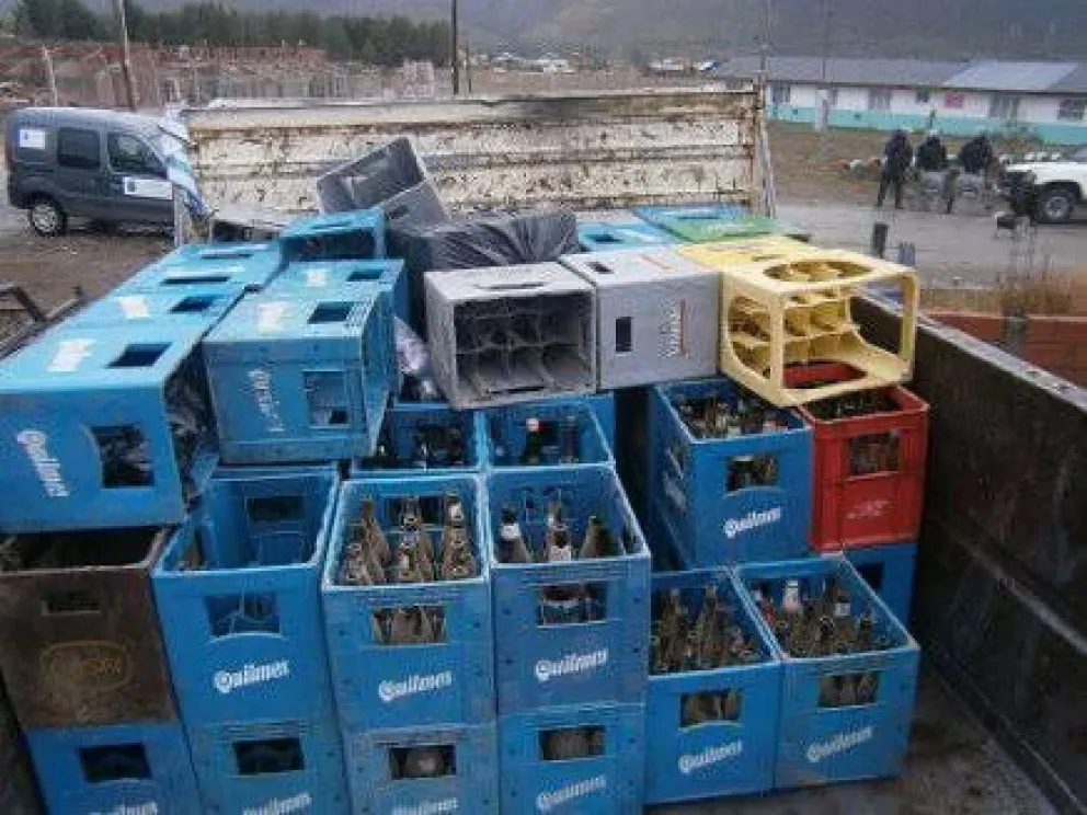 Secuestran bebidas, remedios y pirotecnia