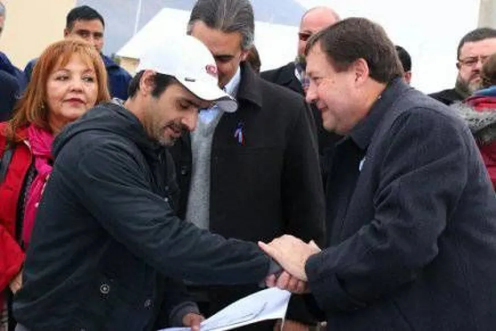 Provincia entregó 96 casas en Bariloche