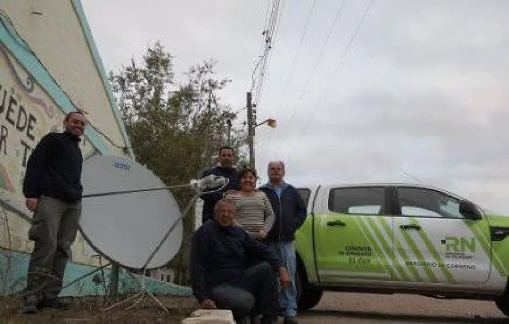 Altec instaló bajada satelital para dar internet a El Cuy
