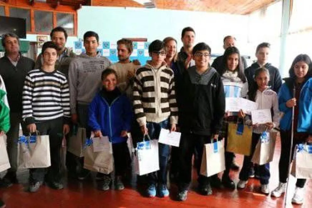 Deportistas barilochenses recibieron becas