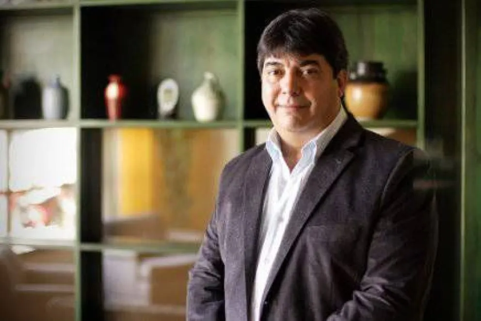 Procesaron a ex ministro Arroyo por "desobediencia"