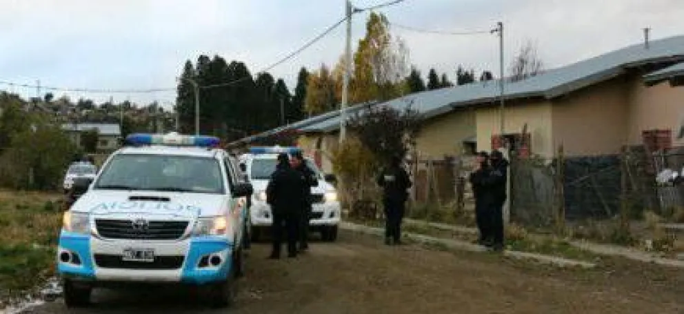 Allanaron dos viviendas por el crimen de Maliqueo