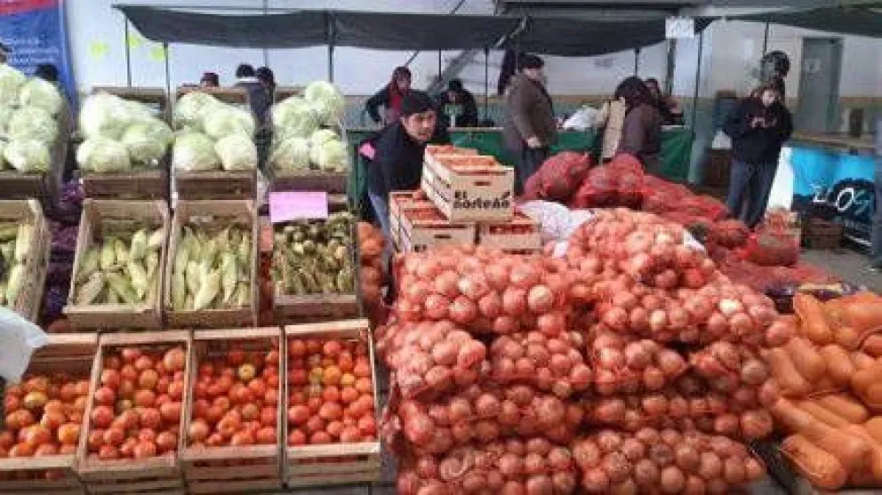 Mercado Comunitario suma un día de atención
