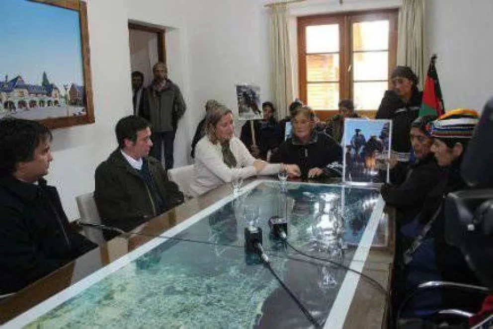 Familiares de Maliqueo reclamaron Justicia en el aniversario de Bariloche