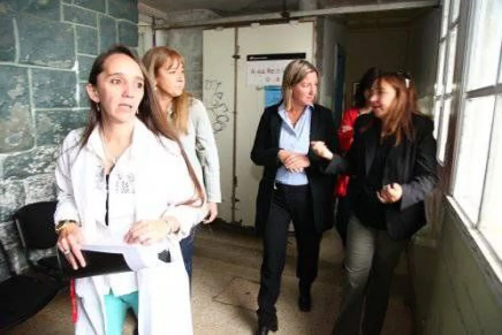 Recorren el Hospital para constatar protocolo por cenizas