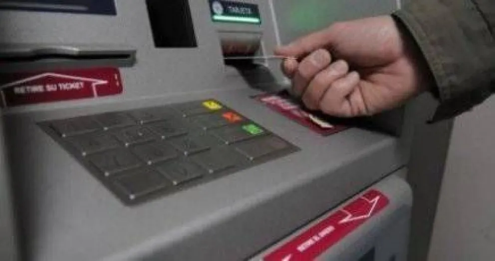 Sigue el pago de haberes a la administración pública