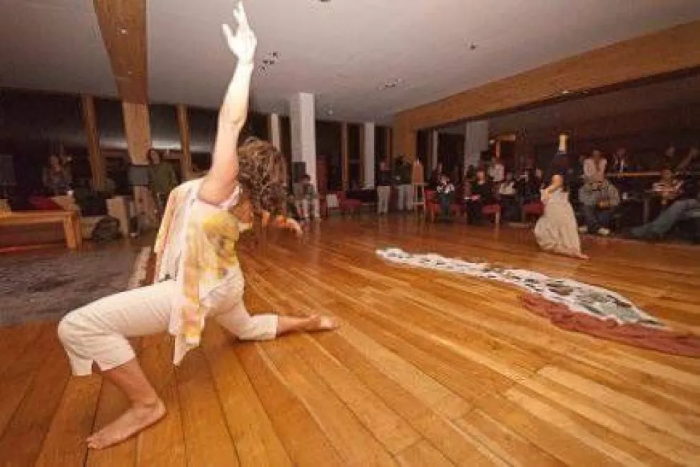 Pese a las cenizas, comienza Semana Mundial de la Danza