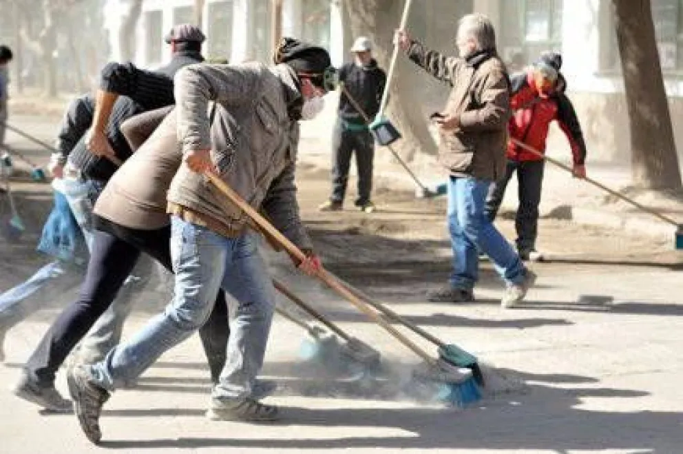 En San Martín de los Andes comenzaron a limpiar las cenizas