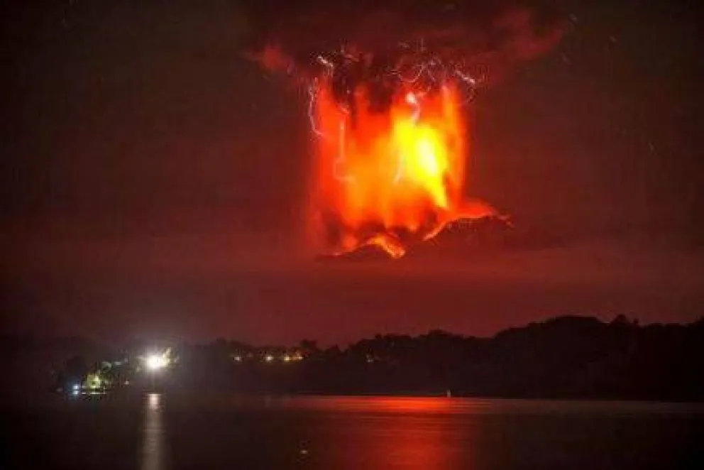 Esperan una tercera erupción del volcán Calbuco