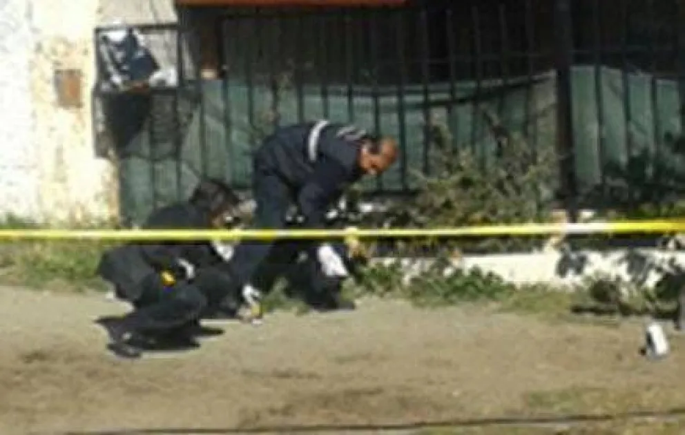 Murió alumno apuñalado a la salida de la escuela