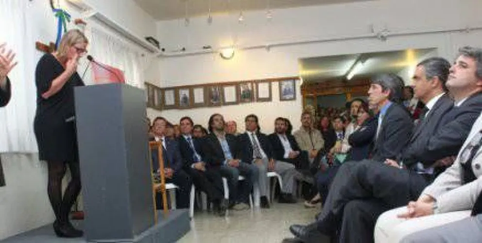 Gobierno demora los anunciados cambios en la política tributaria
