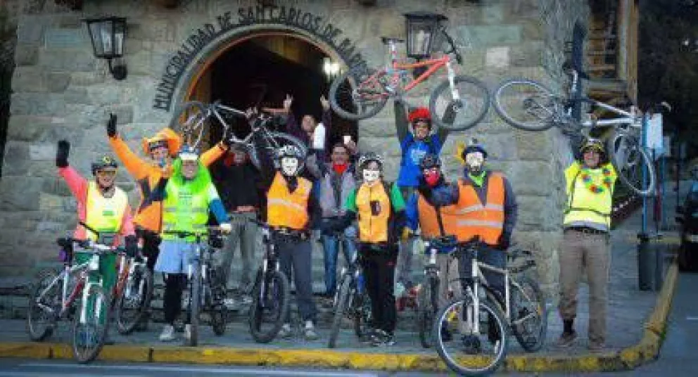 Ciclistas transitaron por Bustillo para “seguir concientizando”