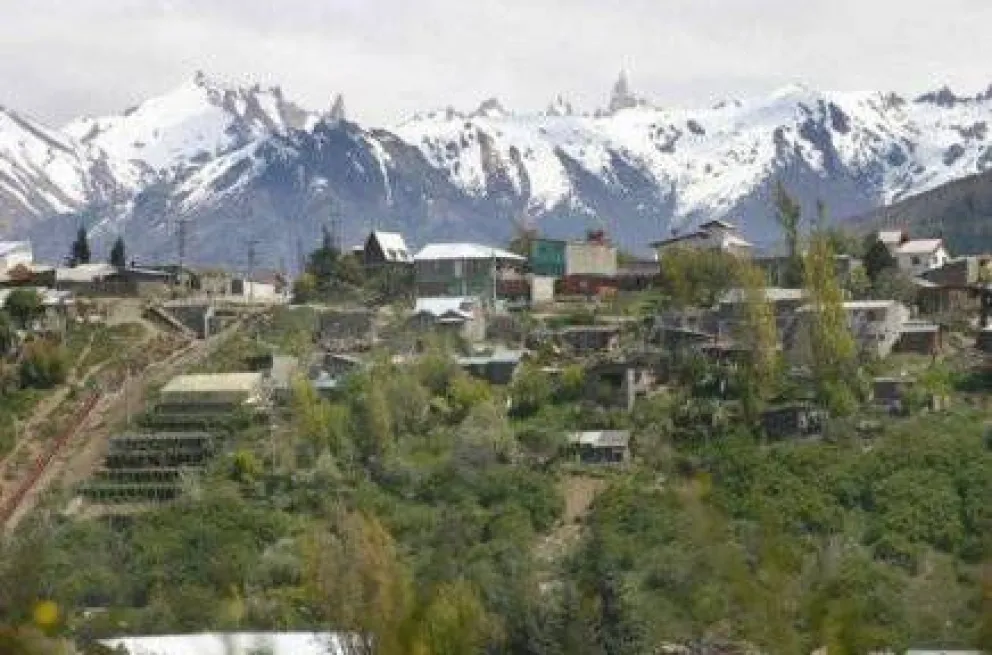 Justicia prohíbe ocupar viviendas y lotes en Barda del Ñireco