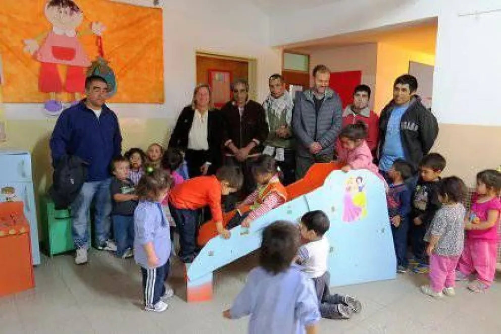 Presos fabricaron juguetes para jardines municipales