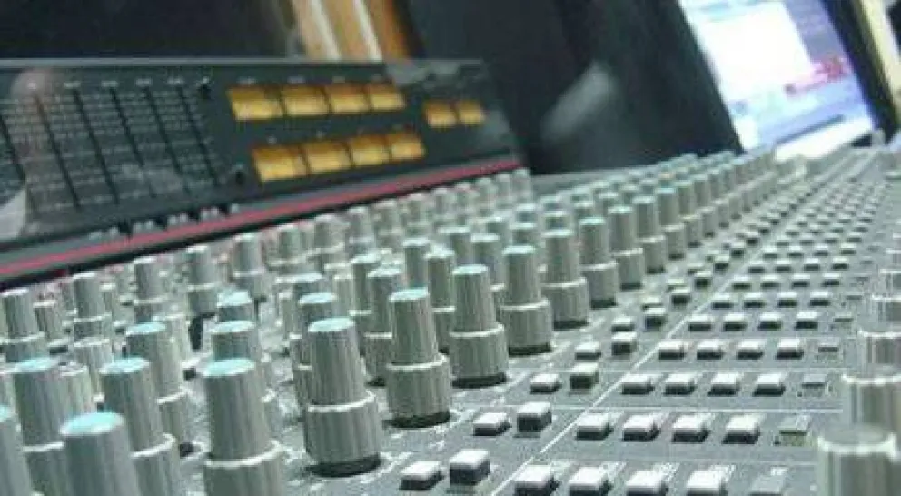 Instalación de antenas: quejas por multas a radios FM