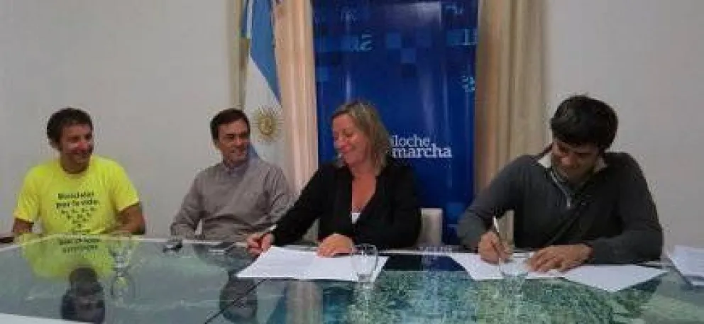 Firmaron contrato para la obra de bicisenda en el oeste