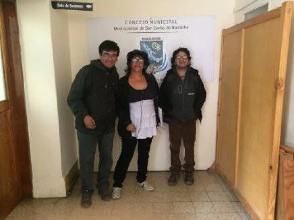 Reclaman espacio para enseñar lengua de señas