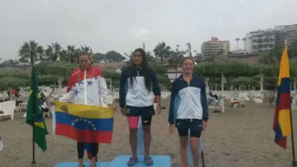 Mayte en lo más alto: se consagró campeona sudamericana de Aguas Abiertas