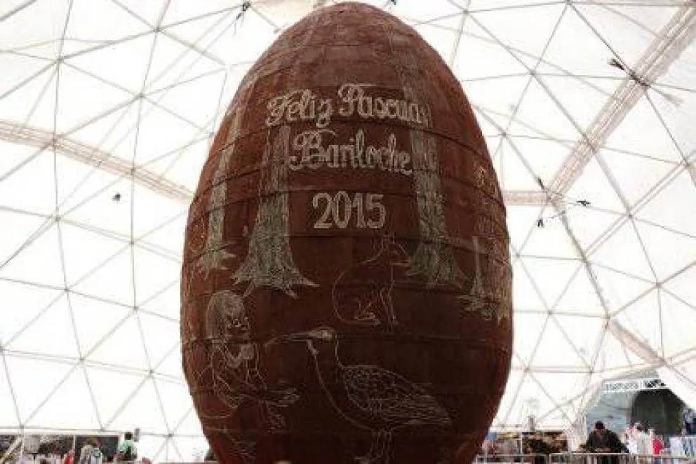 Abrieron al público el domo del huevo de chocolate gigante