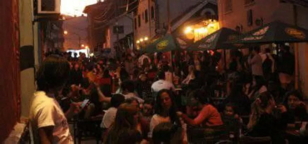 La otra cara del Paseo de las Picadas: trabajo no registrado en cervecerías
