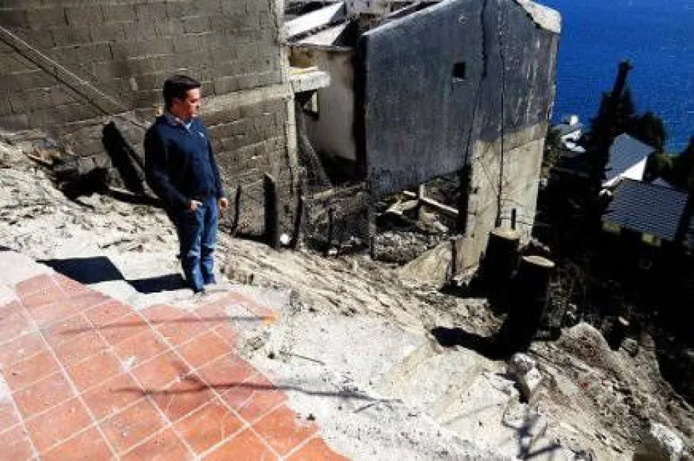 Incendio: Vecinos vuelven a sus hogares tras demolición