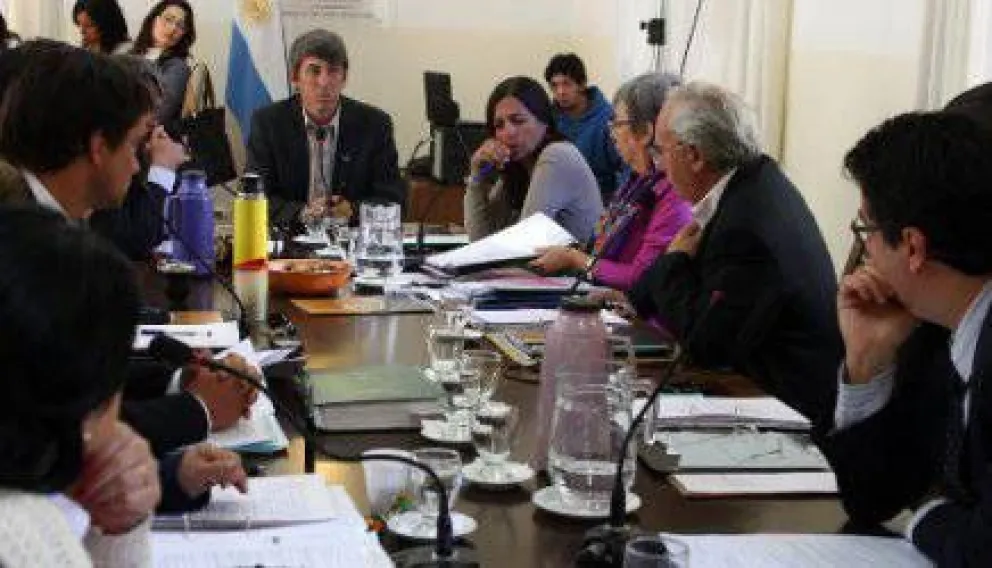 Postergan tratamiento del pliego de licitación del transporte