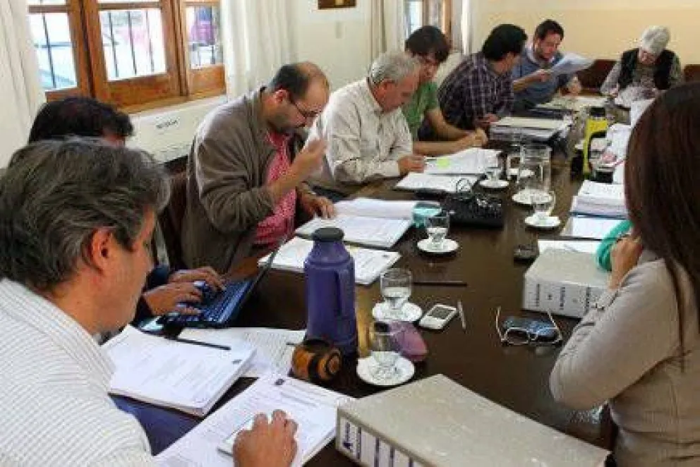 Reeditan discusión sobre cómo sostener gratuidad del boleto escolar