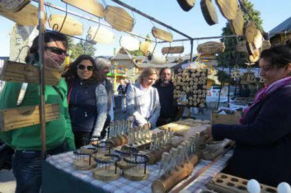 Últimos días de la feria de emprendedores de calle Mai