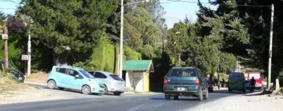 Vecinos piden semáforos peatonales para Melipal
