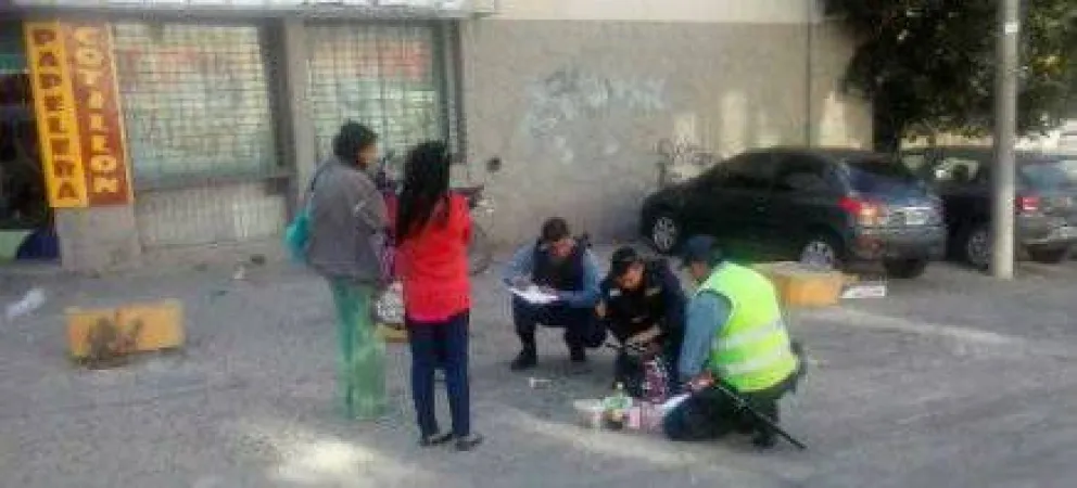 Madre e hijo detenidos por robar en un bazar