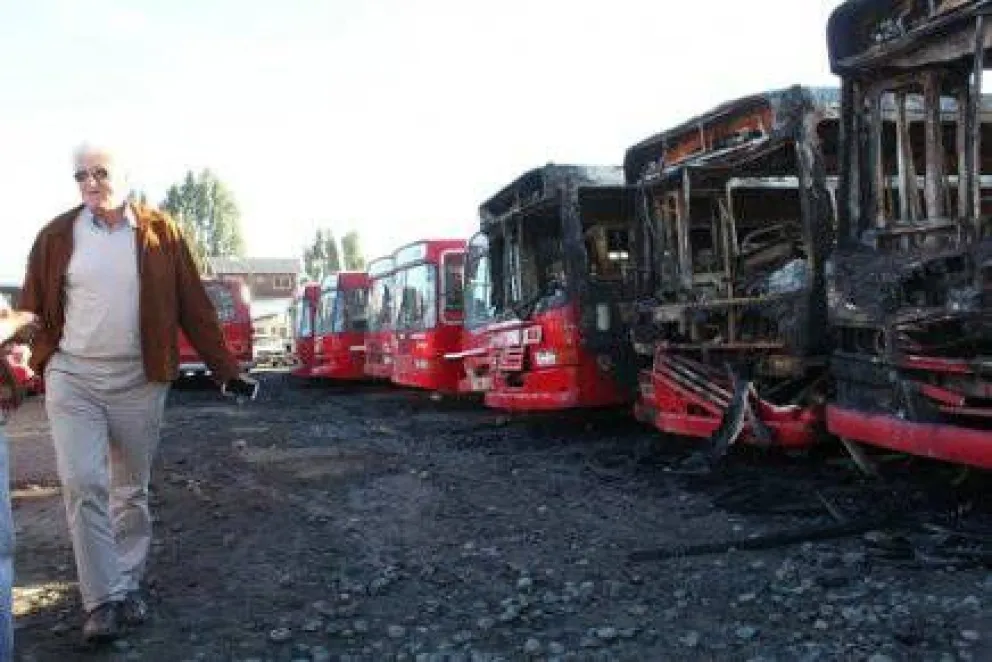 Incendio afectó ocho colectivos de Tres de Mayo