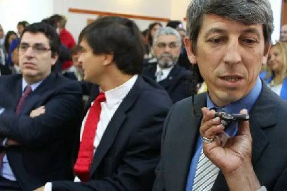 Duras críticas a la suspensión de las Paso