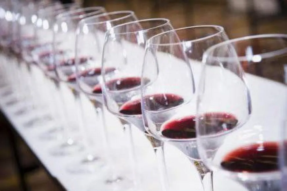 ¿Qué se evalúa en una cata de vinos?