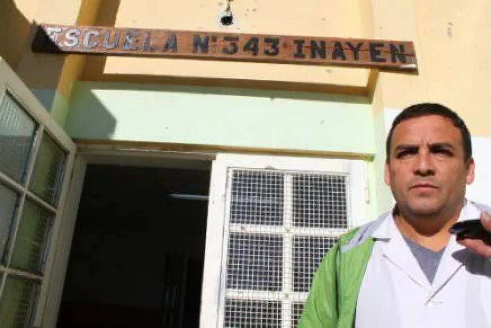 Por cierre de cargo, alumnos de primer y segundo grado deben compartir maestro