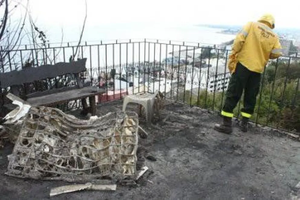Tras incendio, contratan a geotécnico por peligro de derrumbe de edificio