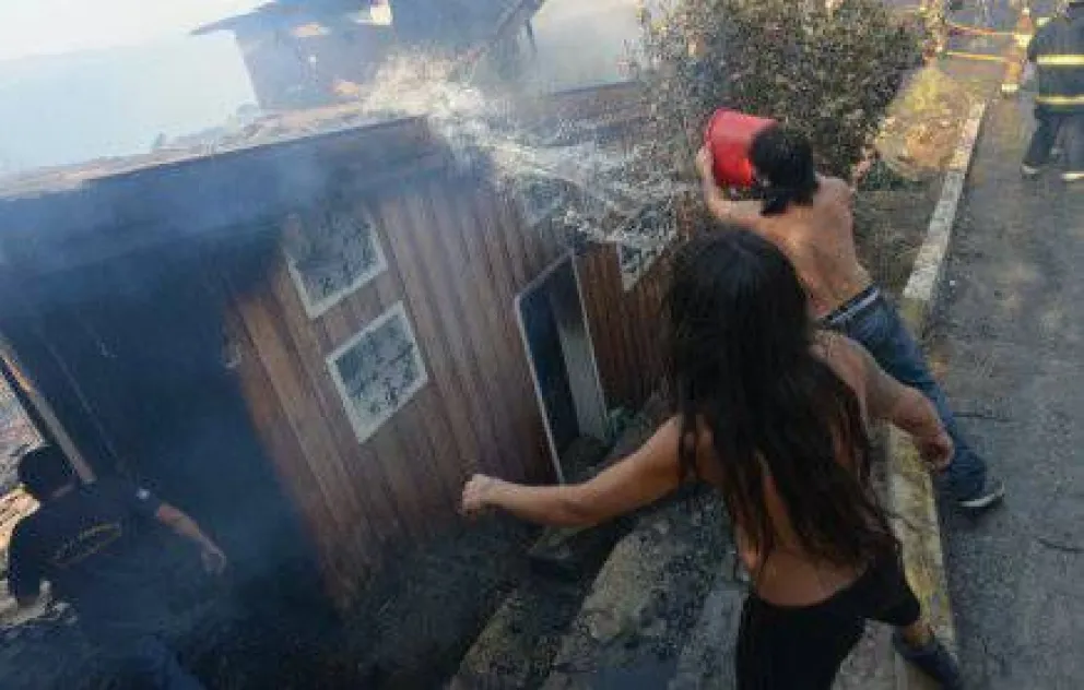 Incendio quemó viviendas en el centro de Bariloche
