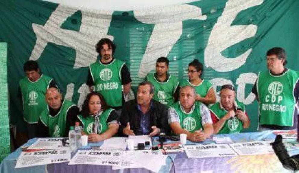 “Con aprietes quieren reducir el paro”
