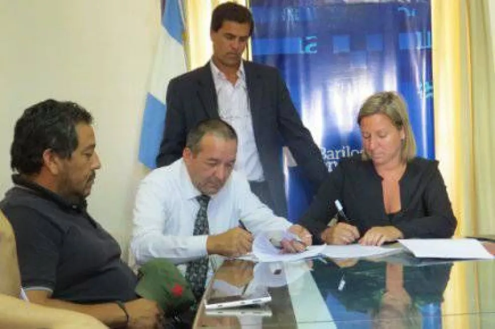 Soyem logra aumento del 30 por ciento y suma fija de 2 mil pesos para 2015
