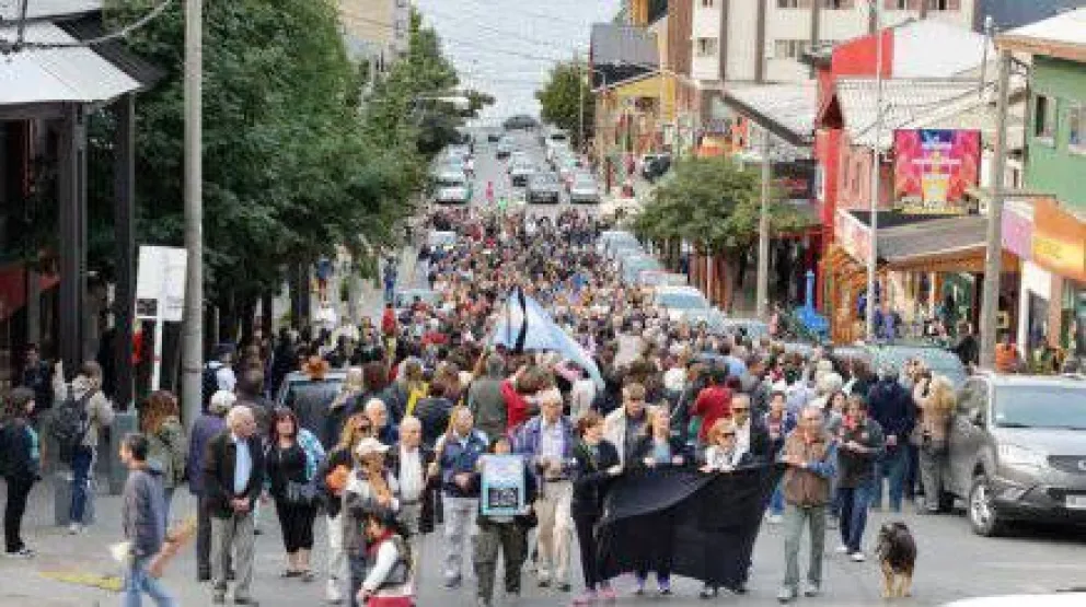 Importante participación en marcha por Nisman en Bariloche