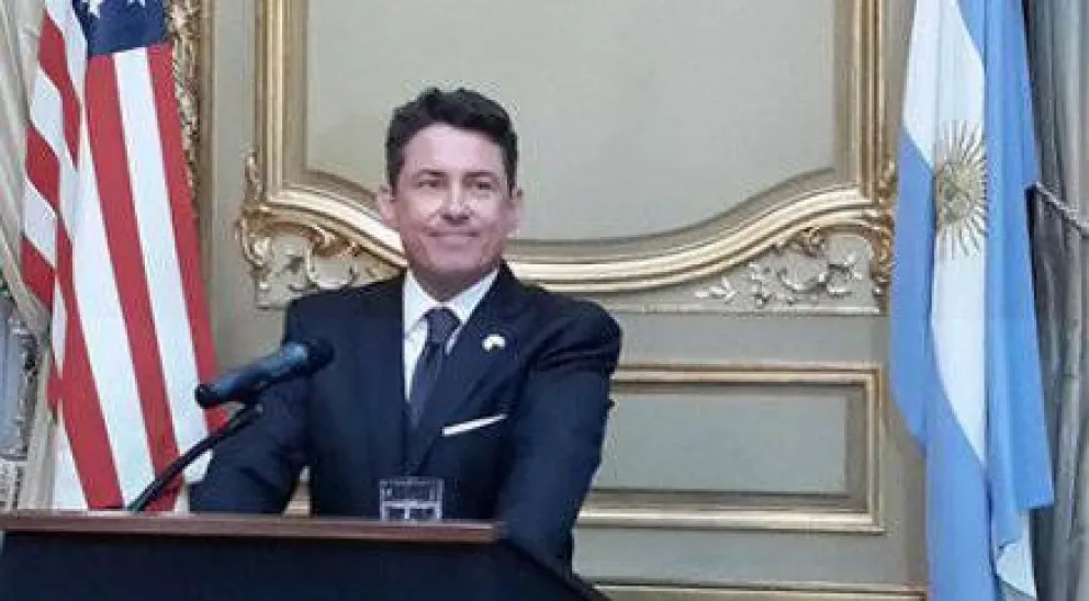 Sólo con prensa oficial, Embajador de Estados Unidos visita el INVAP