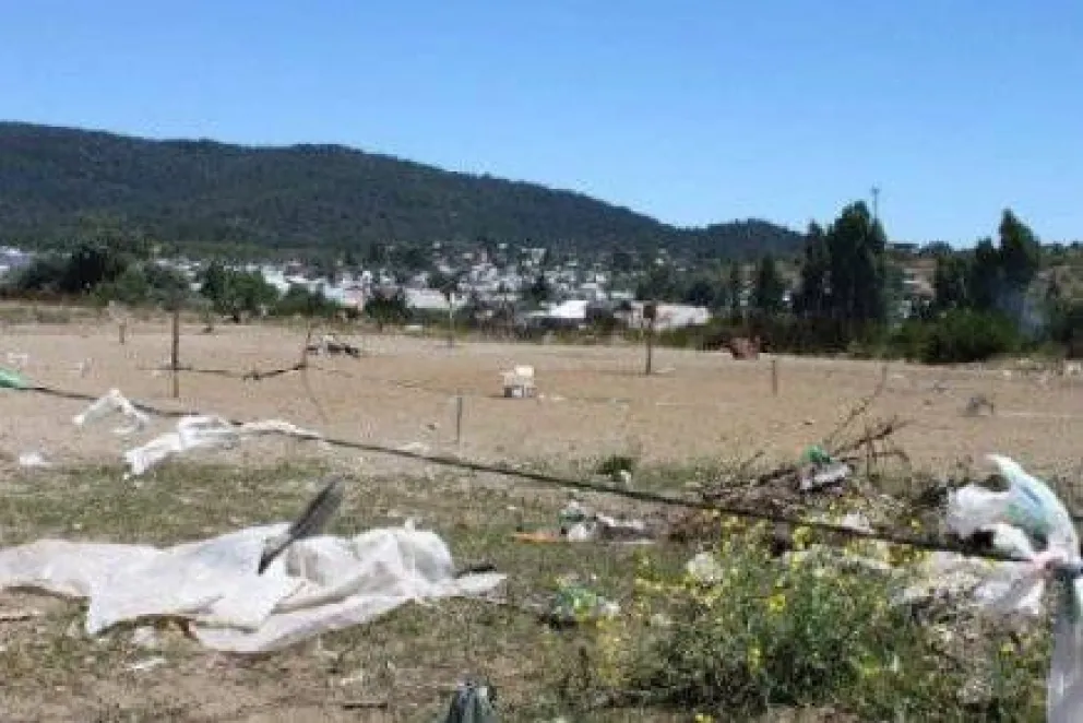 Lo amonestaron por "mal estado" de su lote