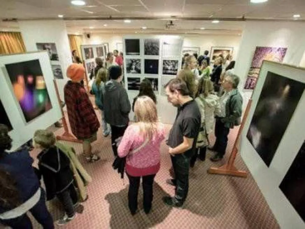 Muestra de fotografías en el Paseo de las Picadas