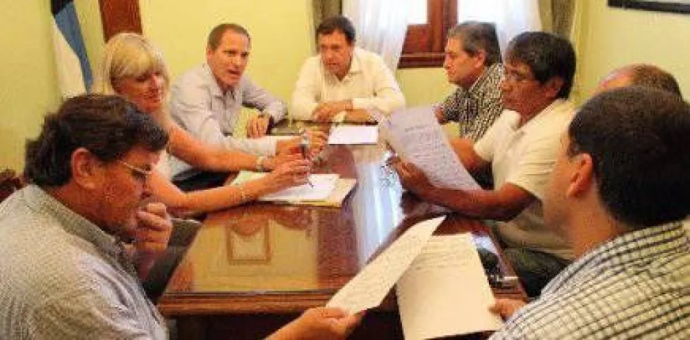 Gobierno y UPCN acordaron aumento salarial del 27% para 2015