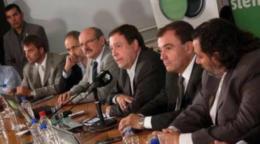Weretilneck detalló compras por 379 millones de la renegociación petrolera