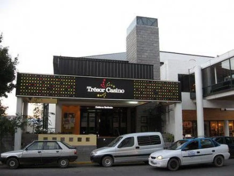 Cuestionamientos a proyecto que limita funcionamiento de casinos
