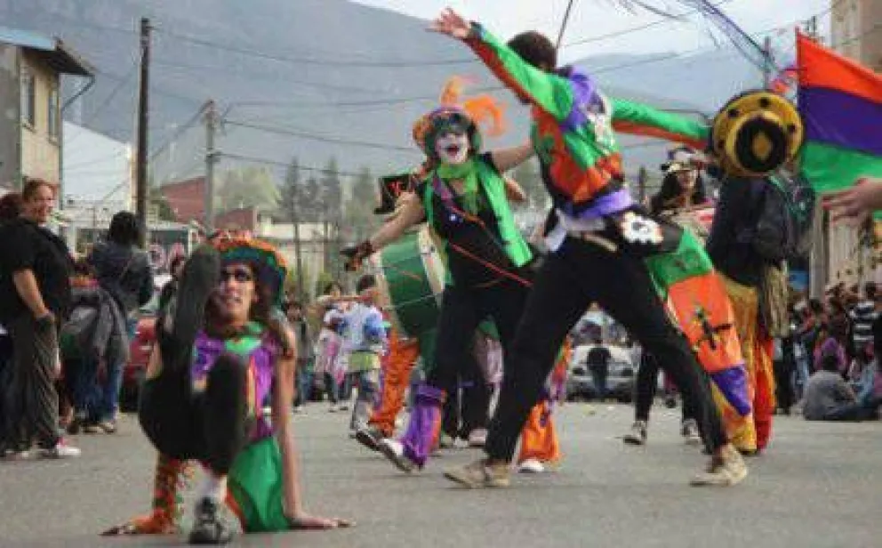 Bariloche ya comienza a vivir el carnaval 2015