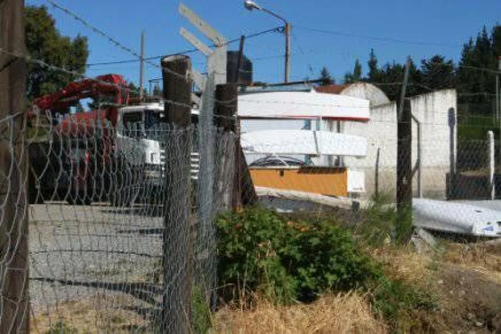 Yacht Club que funciona en lote de la CEB no está habilitado