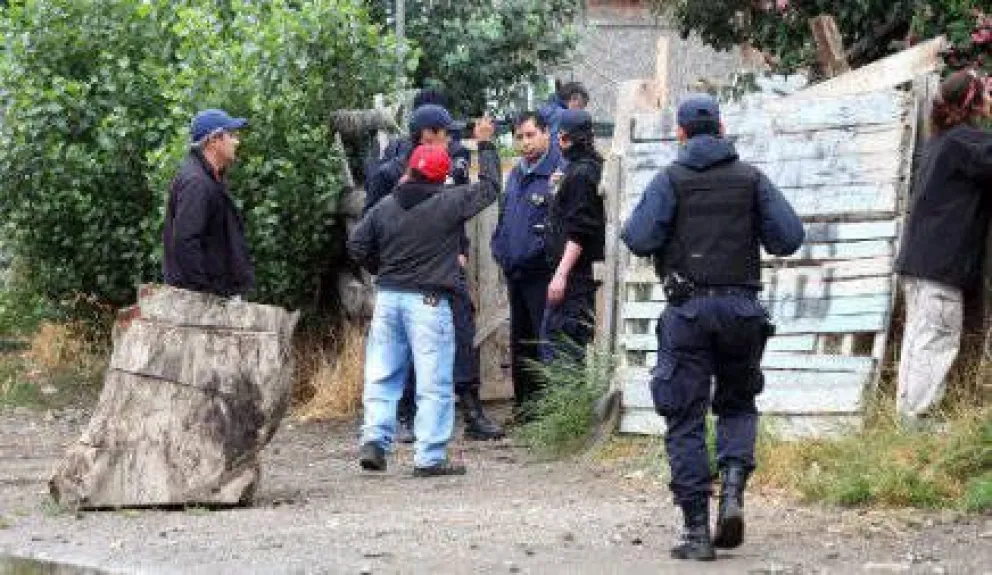 Buscan al asesino de Garnica e indagan a los detenidos