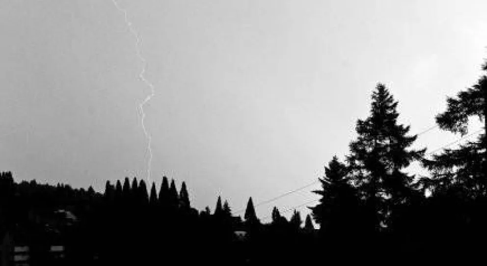 Intensa tormenta eléctrica en Bariloche