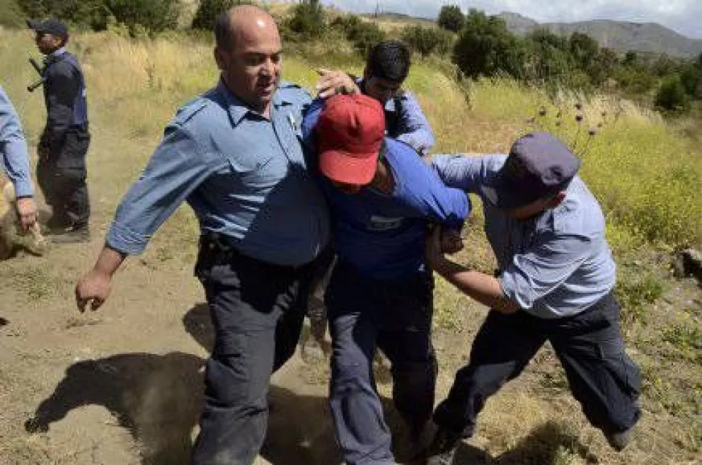La Policía desalojó violentamente a los ocupantes del barrio San Juan